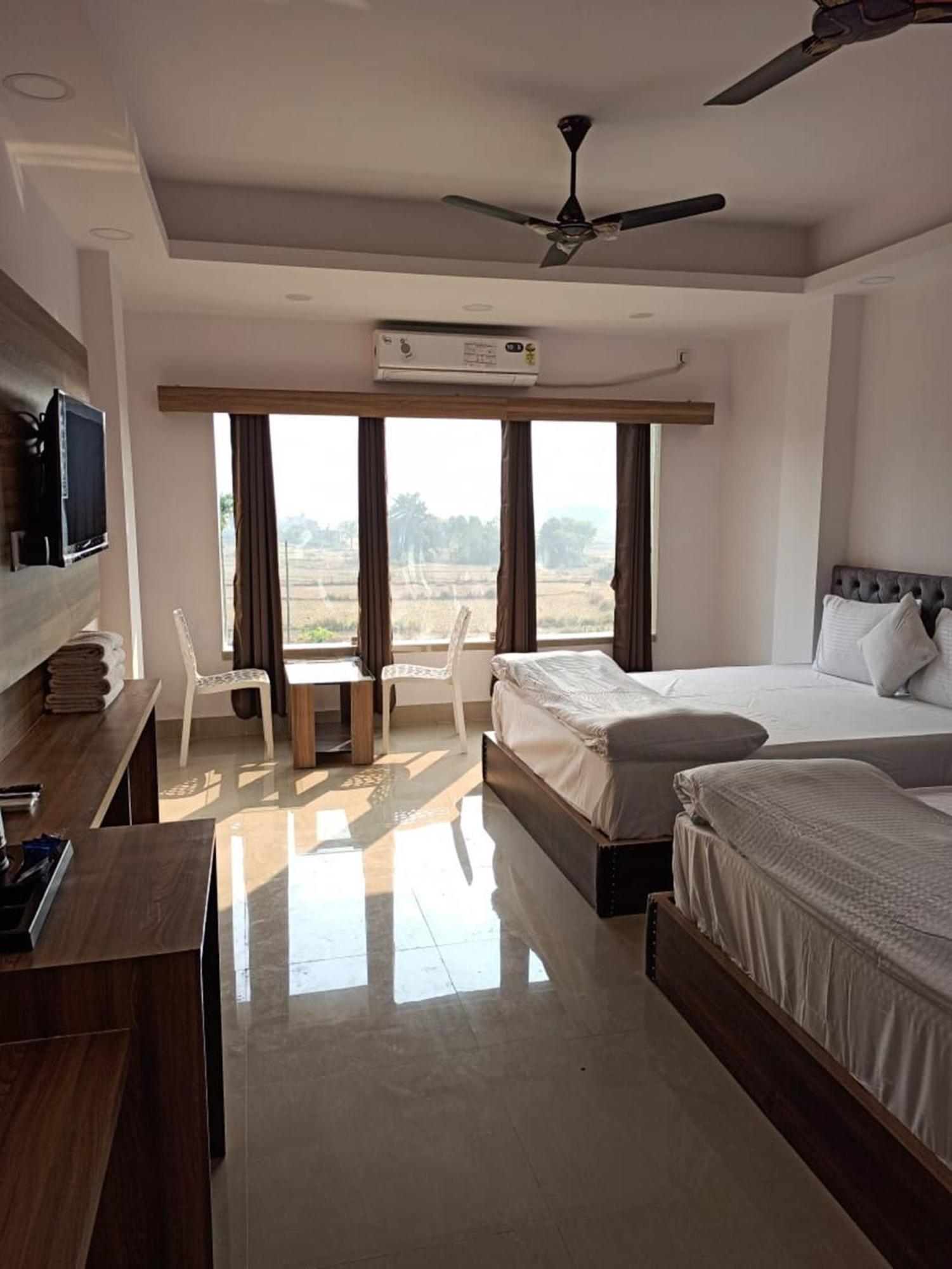 Gods County Hotels & Resorts Tarapith Zewnętrze zdjęcie